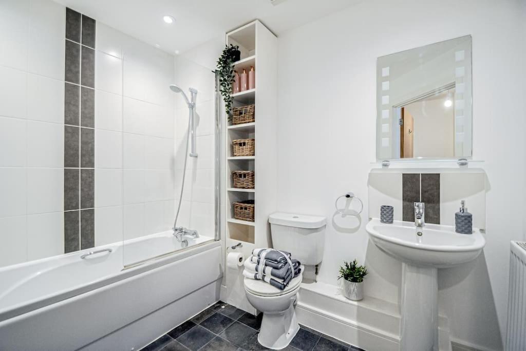 Entire Apartment Sleeps 4 Near The River Thames - #1515 Maidenhead Zewnętrze zdjęcie